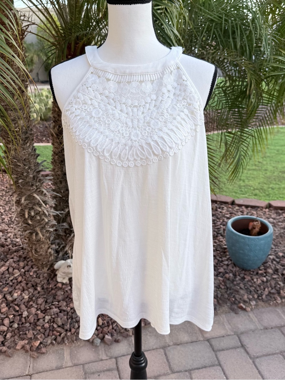 Above and Beyond Women’s White Lace Yoke Halter Tank Top - Size XL